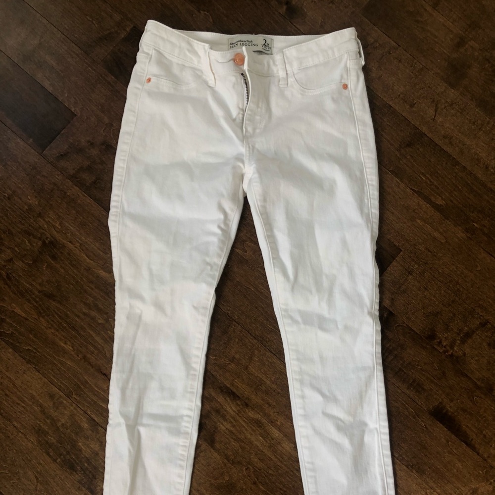 White jeggings